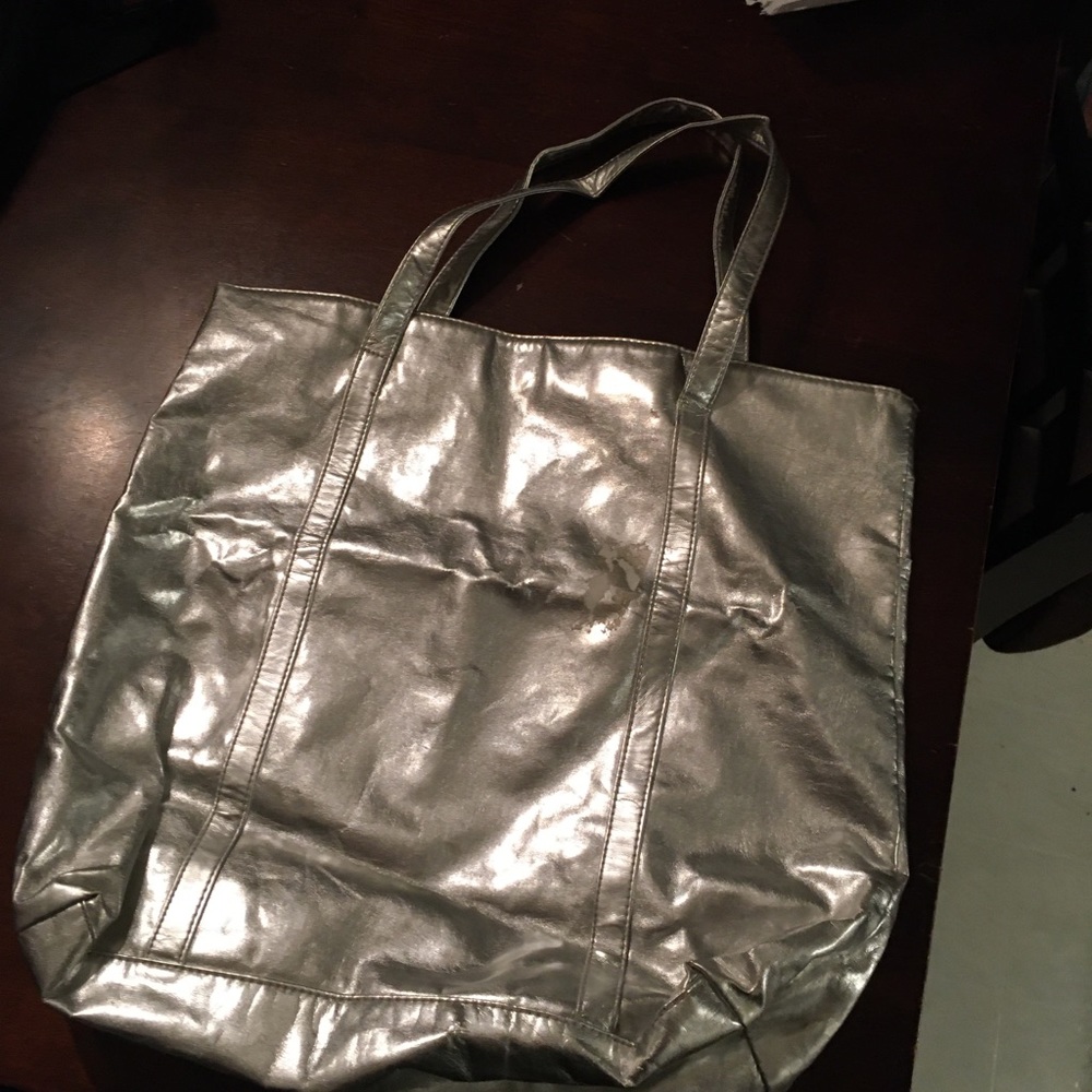 Clinique purse